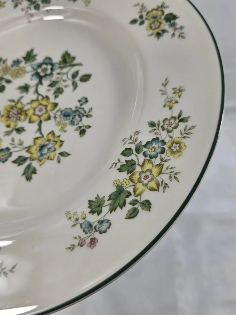 ONE Royal Doulton Campagna Dinner Plate Yellow, Blue & Pink Flowers Green Trim